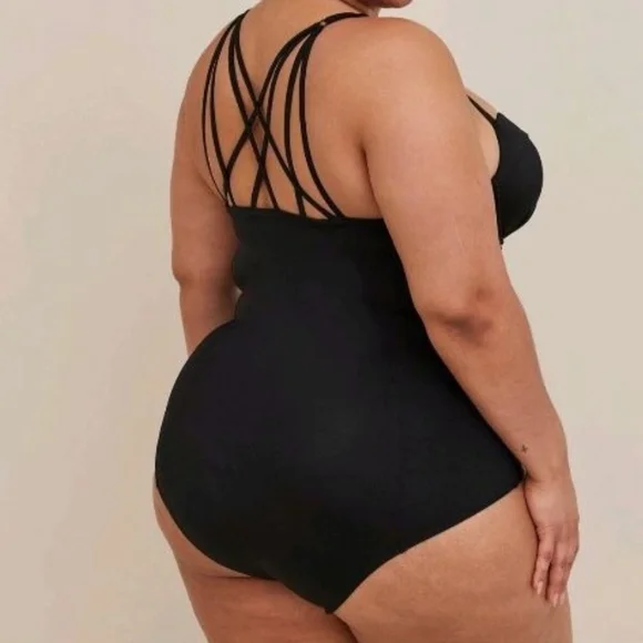 NWT Torrid 4X Black Slim Fix Underwire Strappy Back One Piece Swimsuit Slimming - Picture 12 of 12